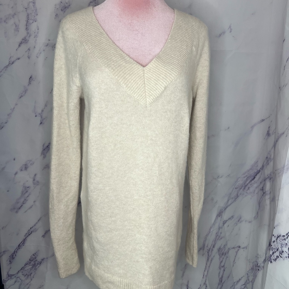 Loft Women’s Heather V neck sweater Sz S - Picture 1 of 4